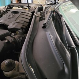 Spark Plugs loose under hood. Spark Plugs loose under hood.