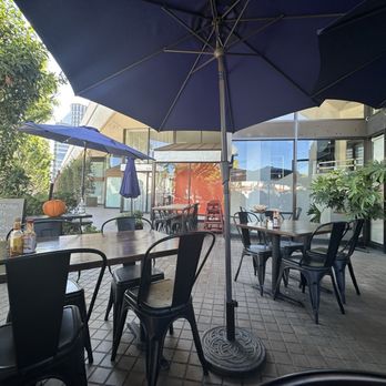 Lazy Daisy Cafe - Patio - Cafes Near Me - Los Angeles, California Lazy Daisy Cafe - Patio - Cafes Near Me - Los Angeles, California