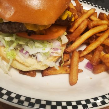 Black Bear Diner Gilroy - Diners Near Me - Gilroy, California