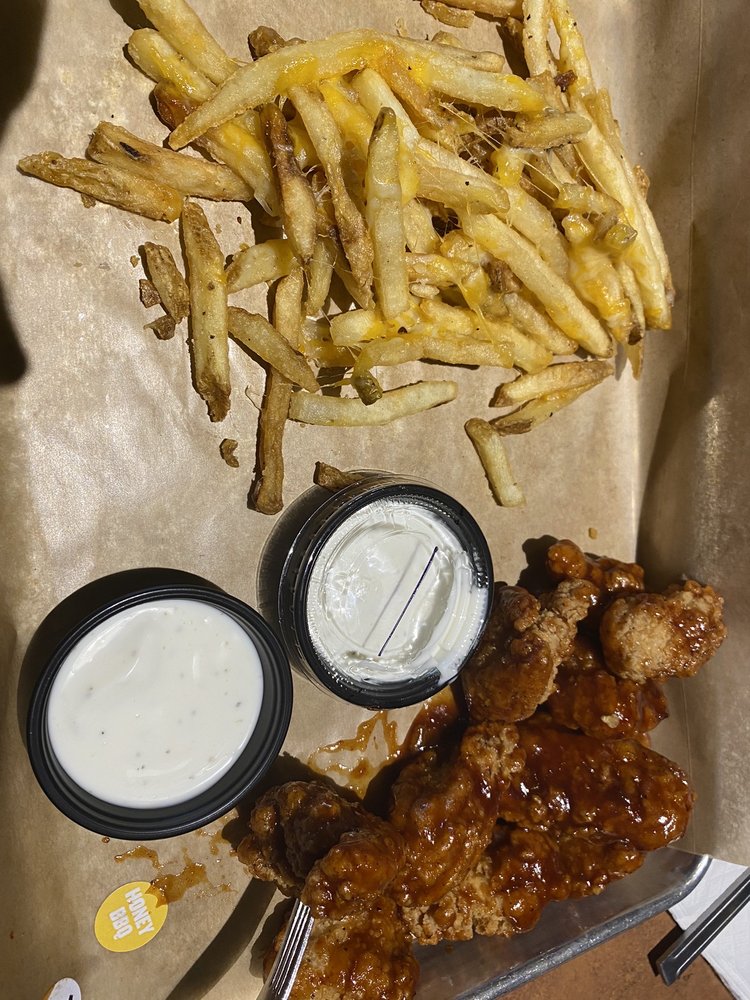 BUFFALO WILD WINGS 36 Photos & 50 Reviews 6728 Eastman Ave, Midland