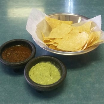Chavez Mexican Cafe - Complimentary chips and salsa - Mexican Near Me - Houston, Texas