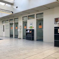Bundeswehrzentralkrankenhaus - Patientenaufname unmittelbar im Eingangsbereich Haupteingang (06/2019)