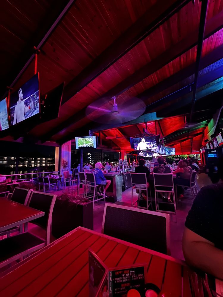 Bokamper's Sports Bar & Grill