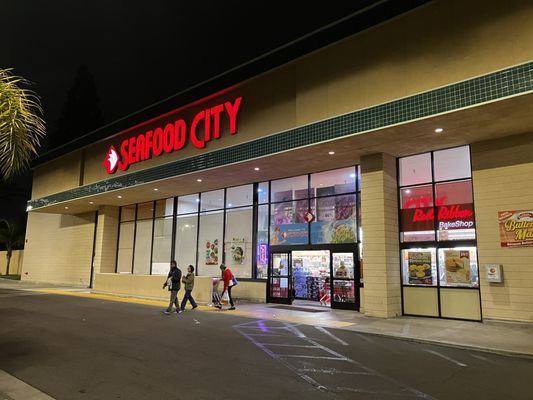 Seafood City by null