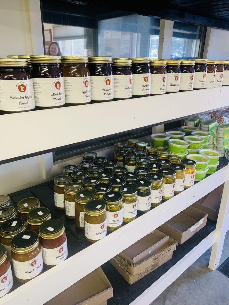 Trump's Orchard Logo