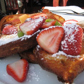 Juliet's Café - French toast and strawberries! - Breakfast & Brunch Near Me - Vancouver, British Columbia Juliet's Café - French toast and strawberries! - Breakfast & Brunch Near Me - Vancouver, British Columbia