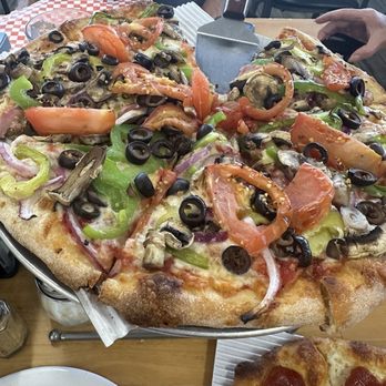 Zeppo's Pizza - Vegetarian pizza - Pizza Near Me - Bakersfield, California
