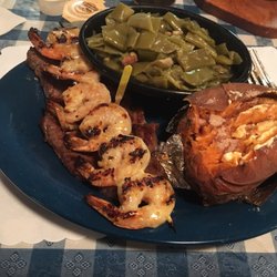 Country Cabin Steakhouse - Katlynn was an excellent server. I had the steak and shrimp both were excellent and seasoned perfectly! Warm and friendly environment.