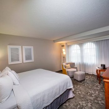 Courtyard by Marriott Norfolk Downtown - Hotels Near Me - Norfolk, Virginia Courtyard by Marriott Norfolk Downtown - Hotels Near Me - Norfolk, Virginia