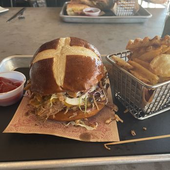 Guy Fieri's Branson Kitchen + Bar - Motley Crue Pulled Pork - Bars Near Me - Branson, Missouri