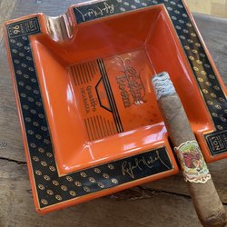 Palma Cigar Company & Cigar Bar Las Palmas - Delicious.