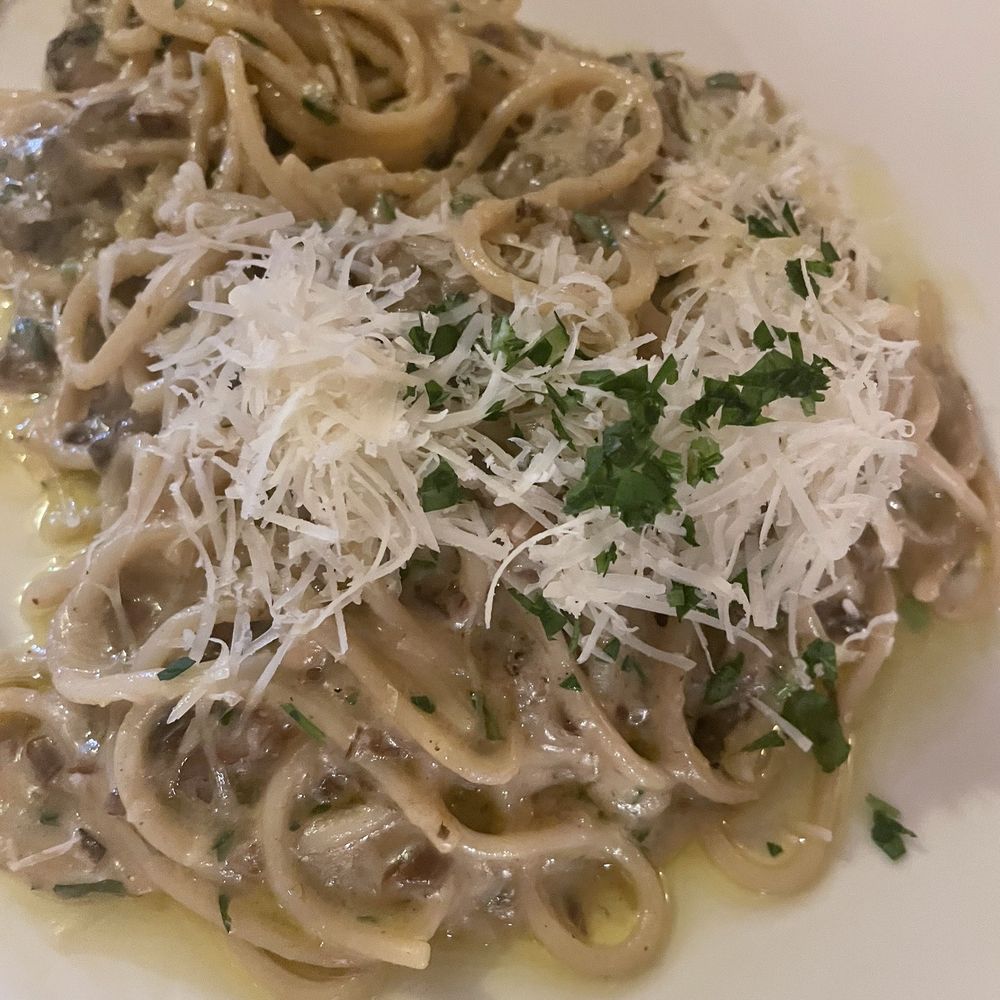 Sonoma Wine Shop & La Bodega Kitchen - Vegan Mushroom organic pasta - Vegetarian Near Me - Sebastopol, California Sonoma Wine Shop & La Bodega Kitchen - Vegan Mushroom organic pasta - Vegetarian Near Me - Sebastopol, California