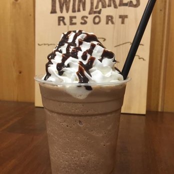 Off The Hook Deli - Frozen coffees - Pizza Near Me - Bridgeport, California