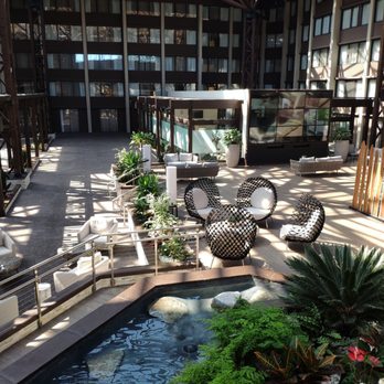Seattle Airport Marriott - Beautiful lobby with natural lighting and many spaces for group seating, while social distancing. - Hotels Near Me - Seattle, Washington Seattle Airport Marriott - Beautiful lobby with natural lighting and many spaces for group seating, while social distancing. - Hotels Near Me - Seattle, Washington