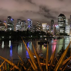 Kangaroo Point Lookout - Brisbane city night view from Kangaroo Point Cliffs