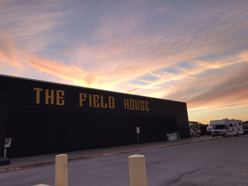 The Field House Gym 24 Photos & 11 Reviews Gyms 704 Edwards Dr