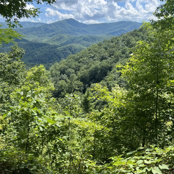 Laurel Falls Trailhead - Hiking Near Me - Gatlinburg, Tennessee Laurel Falls Trailhead - Hiking Near Me - Gatlinburg, Tennessee