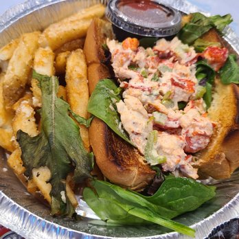 Smuggler Jack's - lobster roll and fries - Seafood Near Me - Massapequa, New York