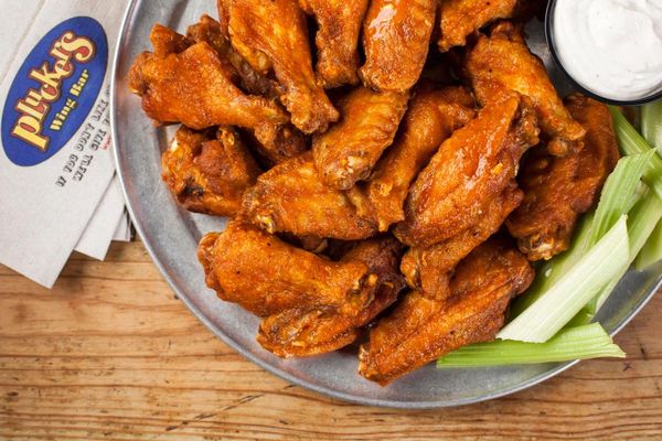 Pluckers Wing Bar by null