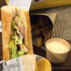 Bageterie Boulevard - Chicken Cesar baguette w/ fries & tartar sauce