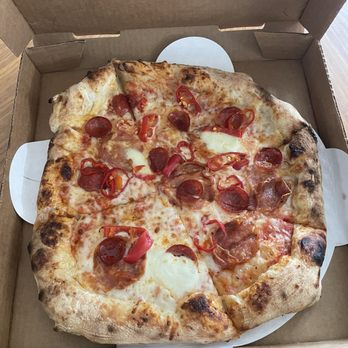 Freda's Pizza - Pizza Near Me - Camarillo, California