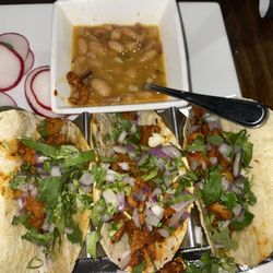 El Dos Agaves - El pastor Tacos - 3 Tacos