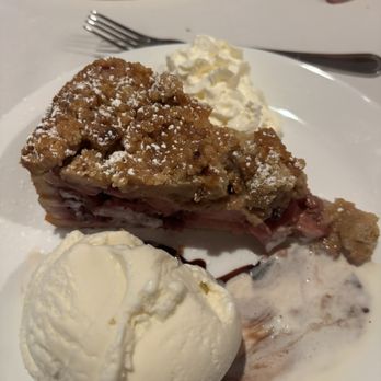 Capisce Trattoria - Apple berry pie with ice cream - Italian Near Me - Morris Plains, New Jersey
