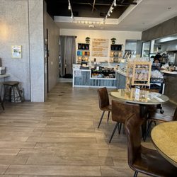 Leven Bakery & Cafe - Inside