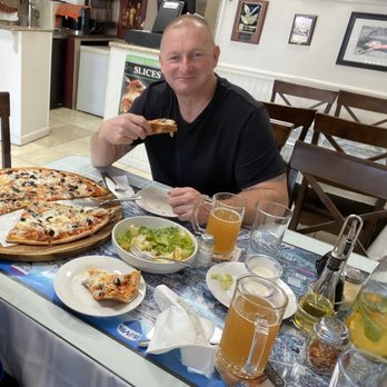 Bella Roma Pizzeria - Pizza, salad, beer & ambiance! - Pizza Near Me - Livermore, California Bella Roma Pizzeria - Pizza, salad, beer & ambiance! - Pizza Near Me - Livermore, California