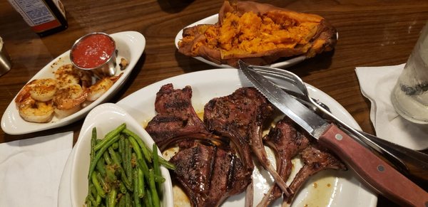 Lucky's Steakhouse by null