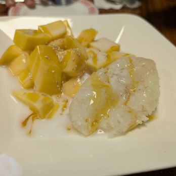 Thai Phoon - Mango stickyrice - Thai Near Me - Crystal River, Florida Thai Phoon - Mango stickyrice - Thai Near Me - Crystal River, Florida