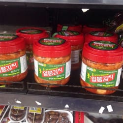 Fruit World Greenlane - You can get kimchi here too!!!