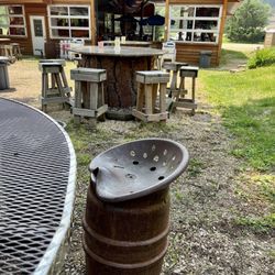 Bucknuckles Bar & Grill - Spacious outdoor areas