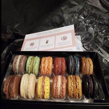 Bijoux Macarons - Celebration collection gift box - Macarons Near Me - Nashville, Tennessee Bijoux Macarons - Celebration collection gift box - Macarons Near Me - Nashville, Tennessee