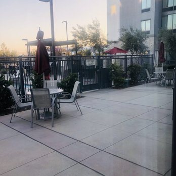Hampton Inn Long Beach Airport - Pool - Hotels Near Me - Long Beach, California Hampton Inn Long Beach Airport - Pool - Hotels Near Me - Long Beach, California
