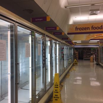 Stop & Shop - Stop&Shop Supermarket of Lexington -- 36 Bedford Street, Lexington Interior : Broken Freezers - Grocery Near Me - Lexington, Massachusetts Stop & Shop - Stop&Shop Supermarket of Lexington -- 36 Bedford Street, Lexington Interior : Broken Freezers - Grocery Near Me - Lexington, Massachusetts