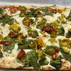Inspiriamo Pizza Lounge - Spinach and cherry peppers
