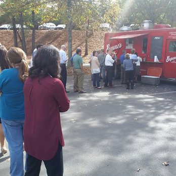 Eugene's Hot Chicken - Long lines everwhere today! - Food Trucks Near Me - Birmingham, Alabama