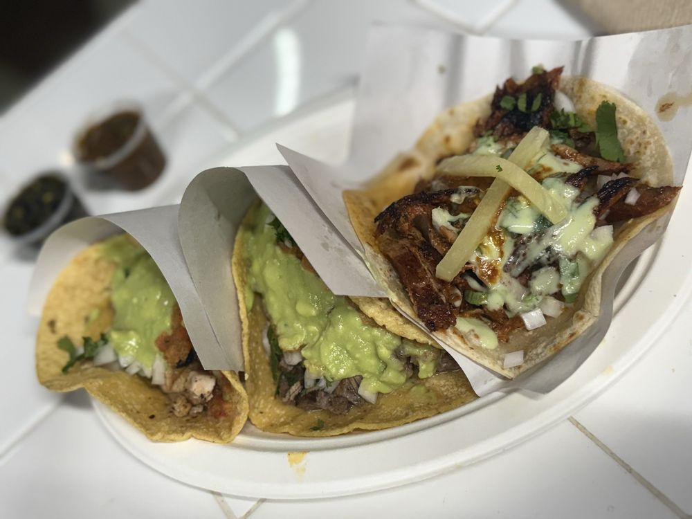 Los Tacos No 1