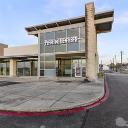 Pearland Dentists - Pearland Dentists - Store Front Side View