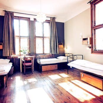 Sir Toby's - 5-6 bed dormitories with single beds. - Hostels Near Me - Prague, Puerto Rico