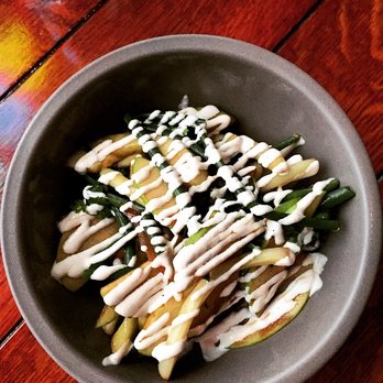 Le Mary Céleste - Salade d'haricots verts avec pomme vertes, pickles chinois, marinade soja gingembre - Tapas/Small Plates Near Me - Paris, 75