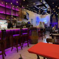 Mellow Grapes - Beautiful inside space with live music