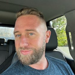 Caveman Barber Shop - Beard, skin fade, hard part