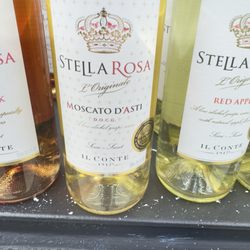 Vince's Liquor Store - Stella Rosa Moscato di asti