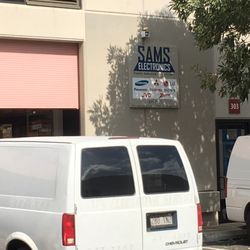 Sam's Electronics - Store front