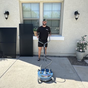Hang Tight - Window Washing Near Me - Gilbert, Arizona