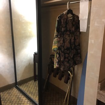 Best Western Corte Madera Inn - Nice mirrored closet doors - Hotels Near Me - Corte Madera, California