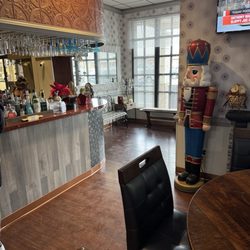 Southern Taste Diner - Cashier / bar.