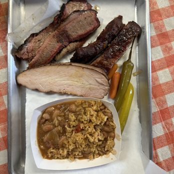 El Monte BBQ - Brisket, Pork Ribs, Turkey, Rice and Charro Beans - Barbeque Near Me - San Antonio, Texas El Monte BBQ - Brisket, Pork Ribs, Turkey, Rice and Charro Beans - Barbeque Near Me - San Antonio, Texas